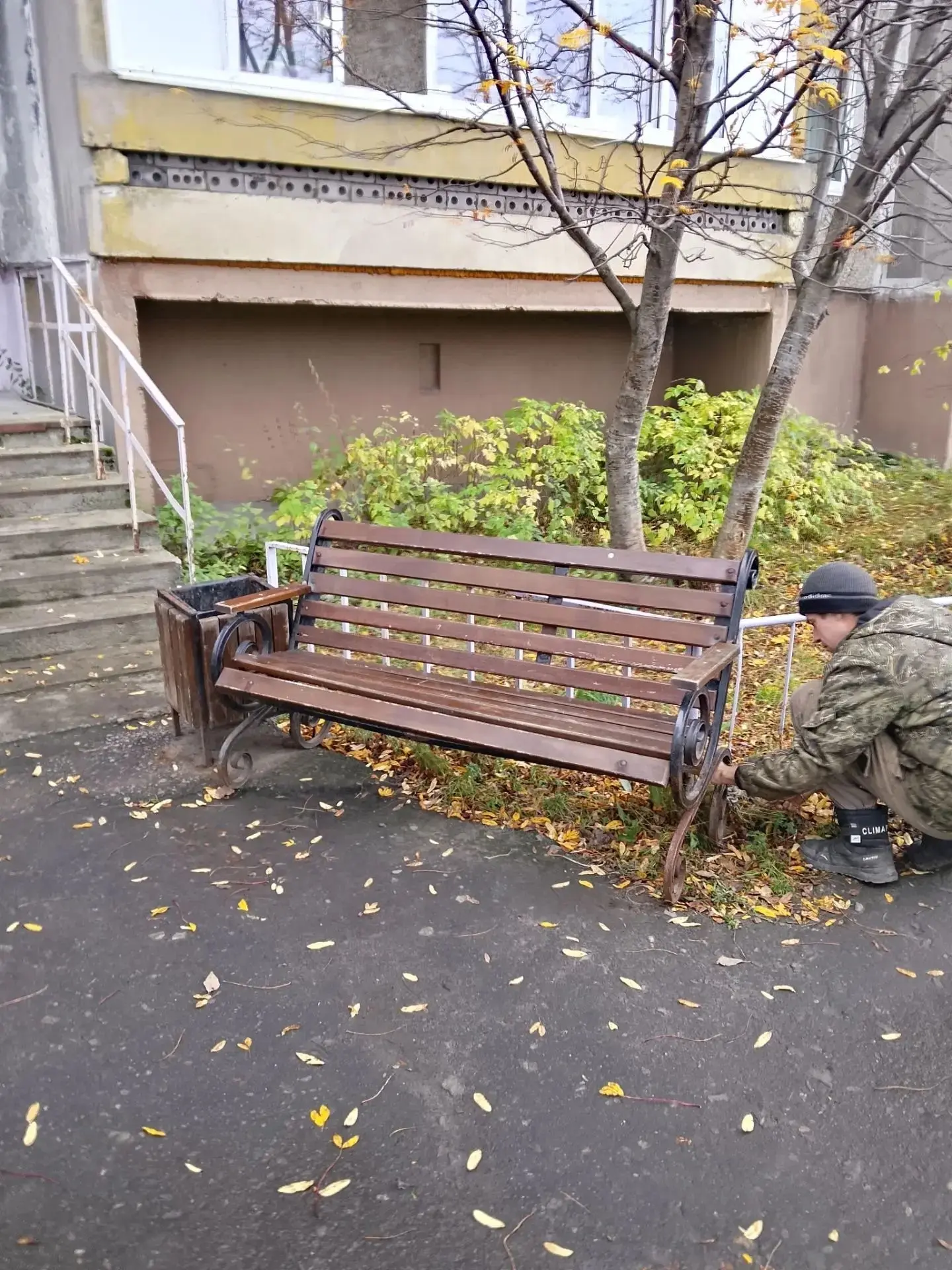 Восстанавливаем былое и создаём новое. Речь о лавочках.