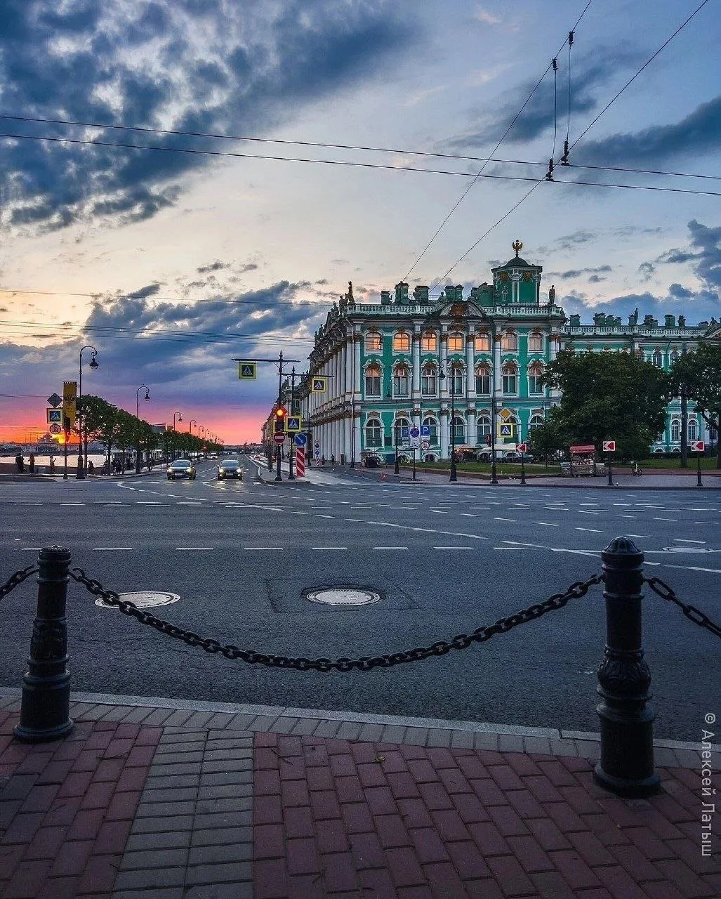 Погуляем по безлюдным улицам Санкт-Петербурга?