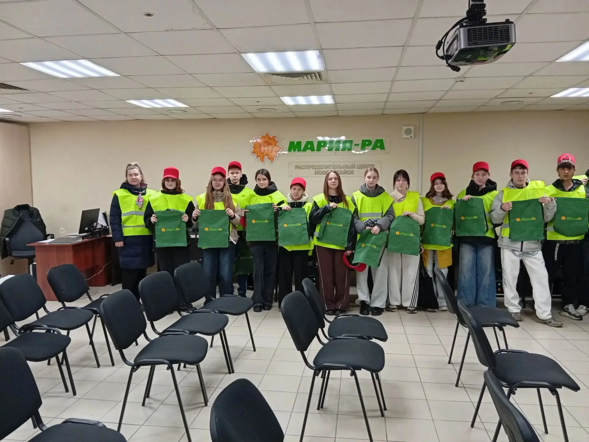 🚚 Как устроен гигант: наши ребята увидели «кухню» сети «Мария-Ра» изнутри!