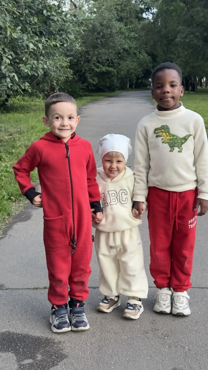 Смотрите, какие фотографии айфон напомнил🥰