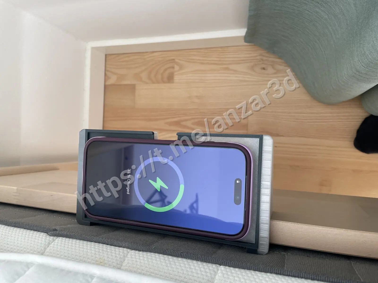 📱 Держатель телефона к кровати с MagSafe