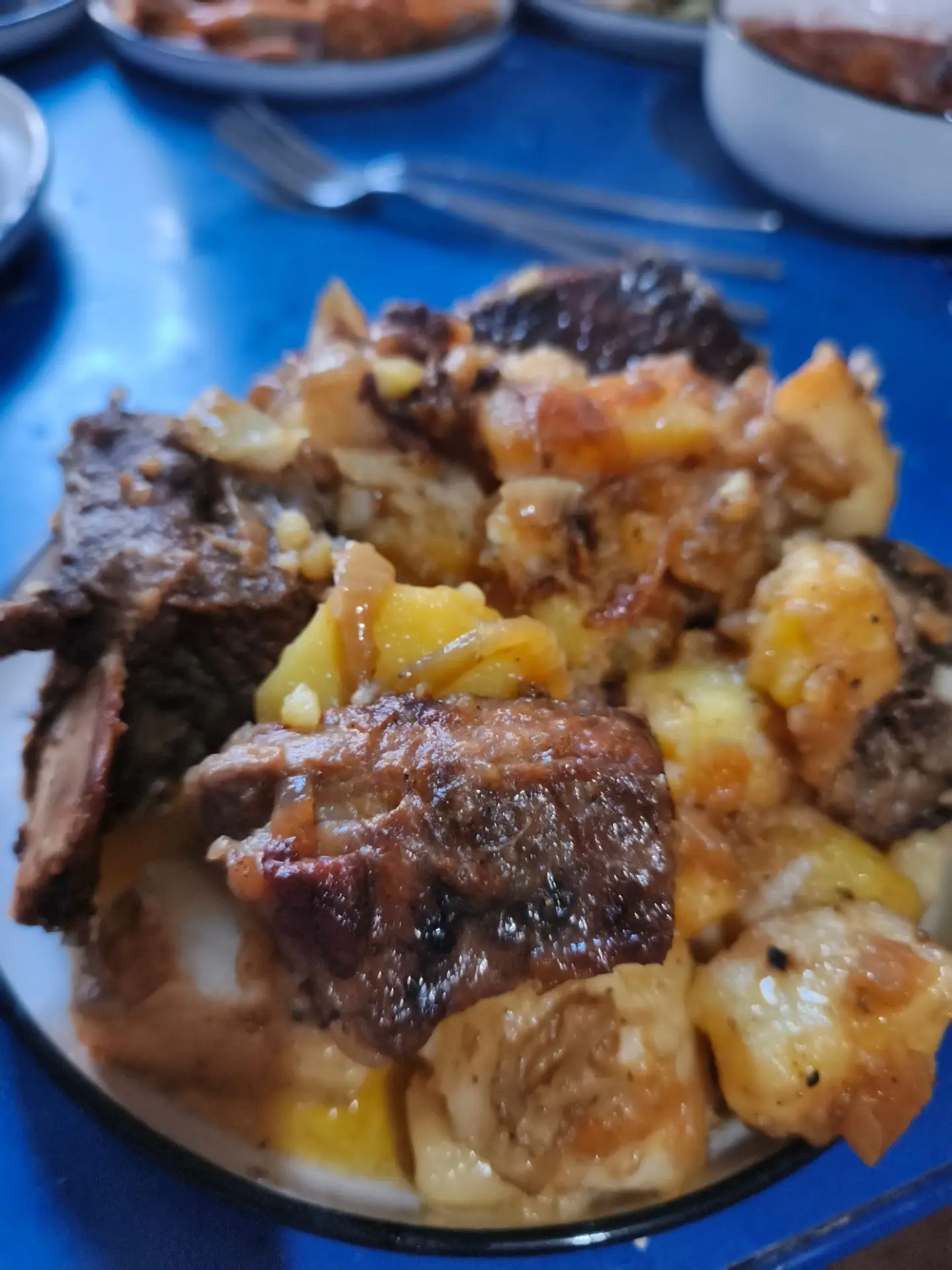 Говяжьи рёбра с картошкой 😋😋😋
