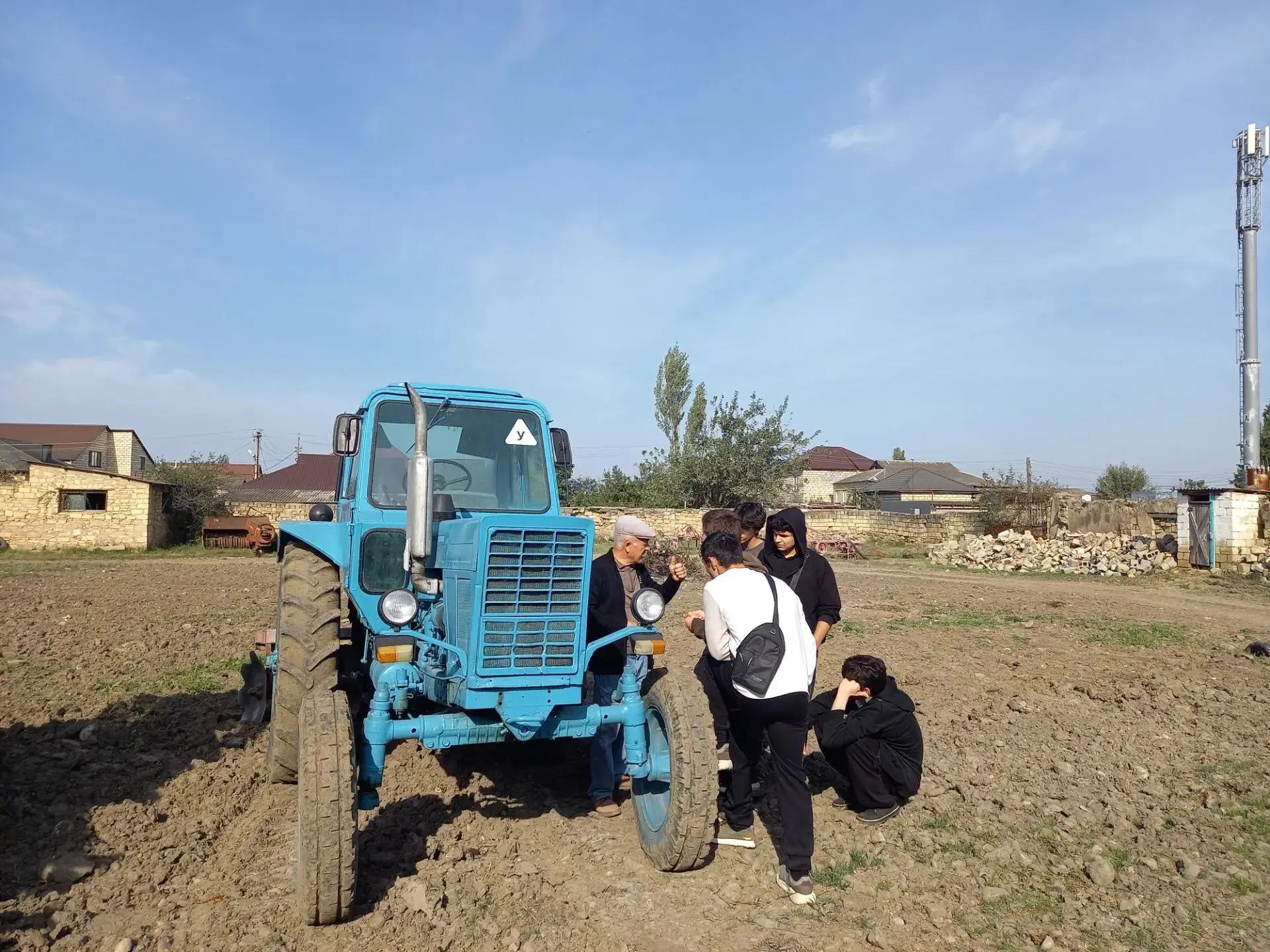 🛠 Изучаем технику изнутри: устройство тракторов Т-150 и МТЗ-80