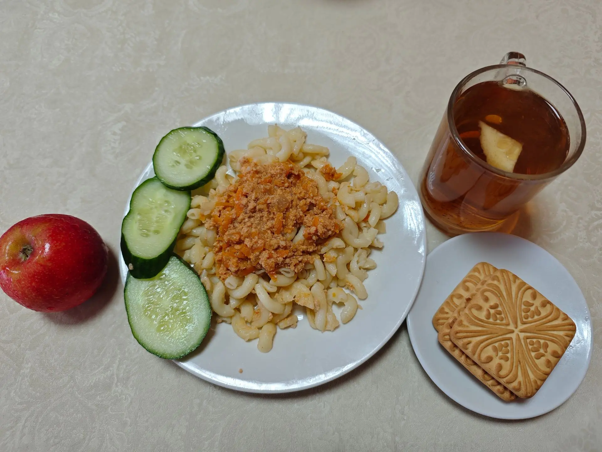 Наша столовая — это вкусный полноценный завтрак и обед на весь учебный день. Стопятсот ...
