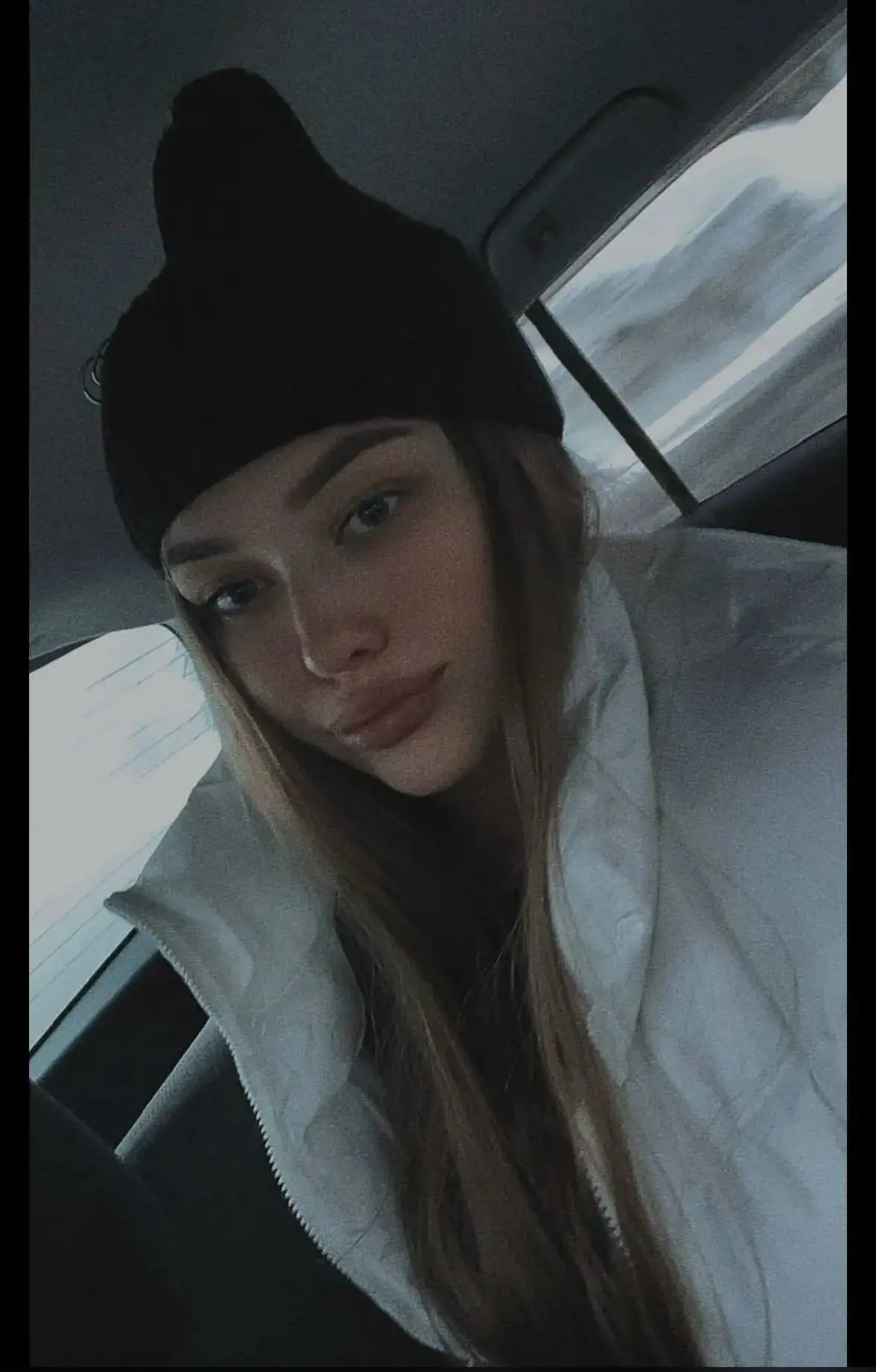 Бля, родня, это третий залёт этой мадам в RV. И честно говоря, она уже заебала