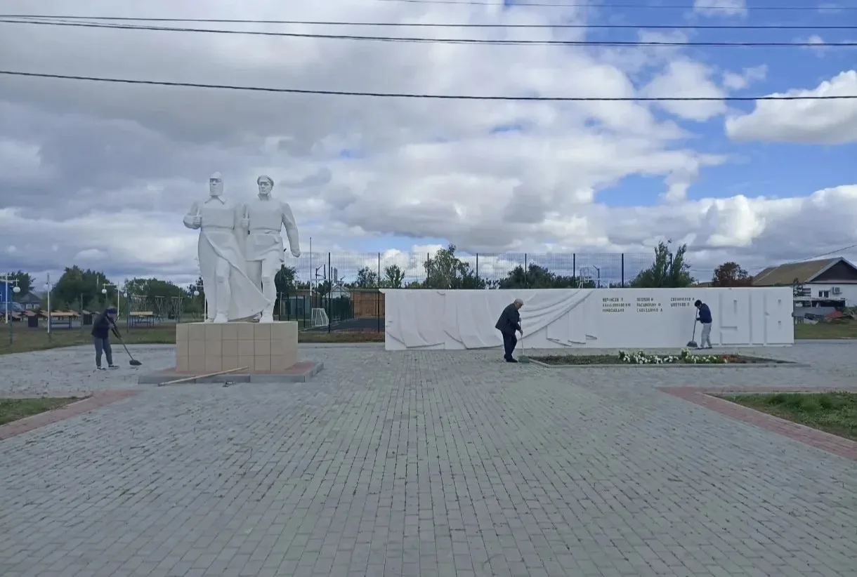 Чистота начинается с нас! В Дергачевском районе стартовал месячник по благоустройству 🧹