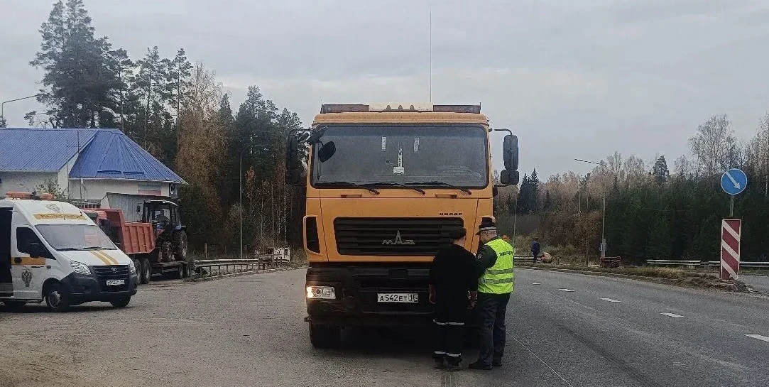 В Удмуртии в ходе постоянного рейда выявлены нарушения при перевозке сыпучих грузов
