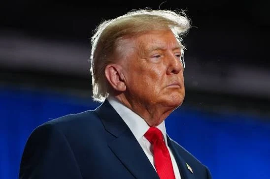 Американский лидер Дональд Трамп заявил, что Вашингтон продолжает передавать Киеву разв...