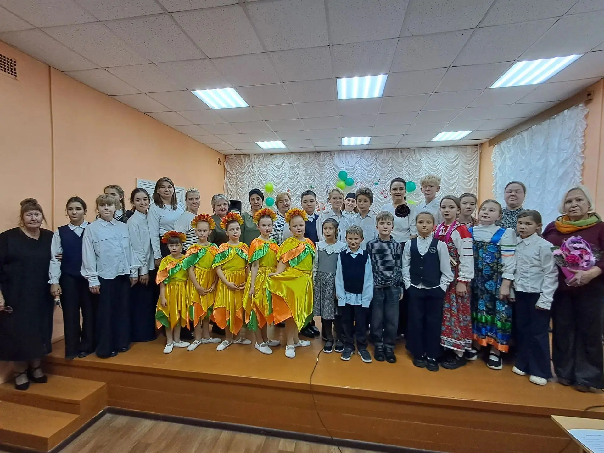 В рп. Соколовый прошел концерт, посвященный Международному Дню музыки и  Дню учителя