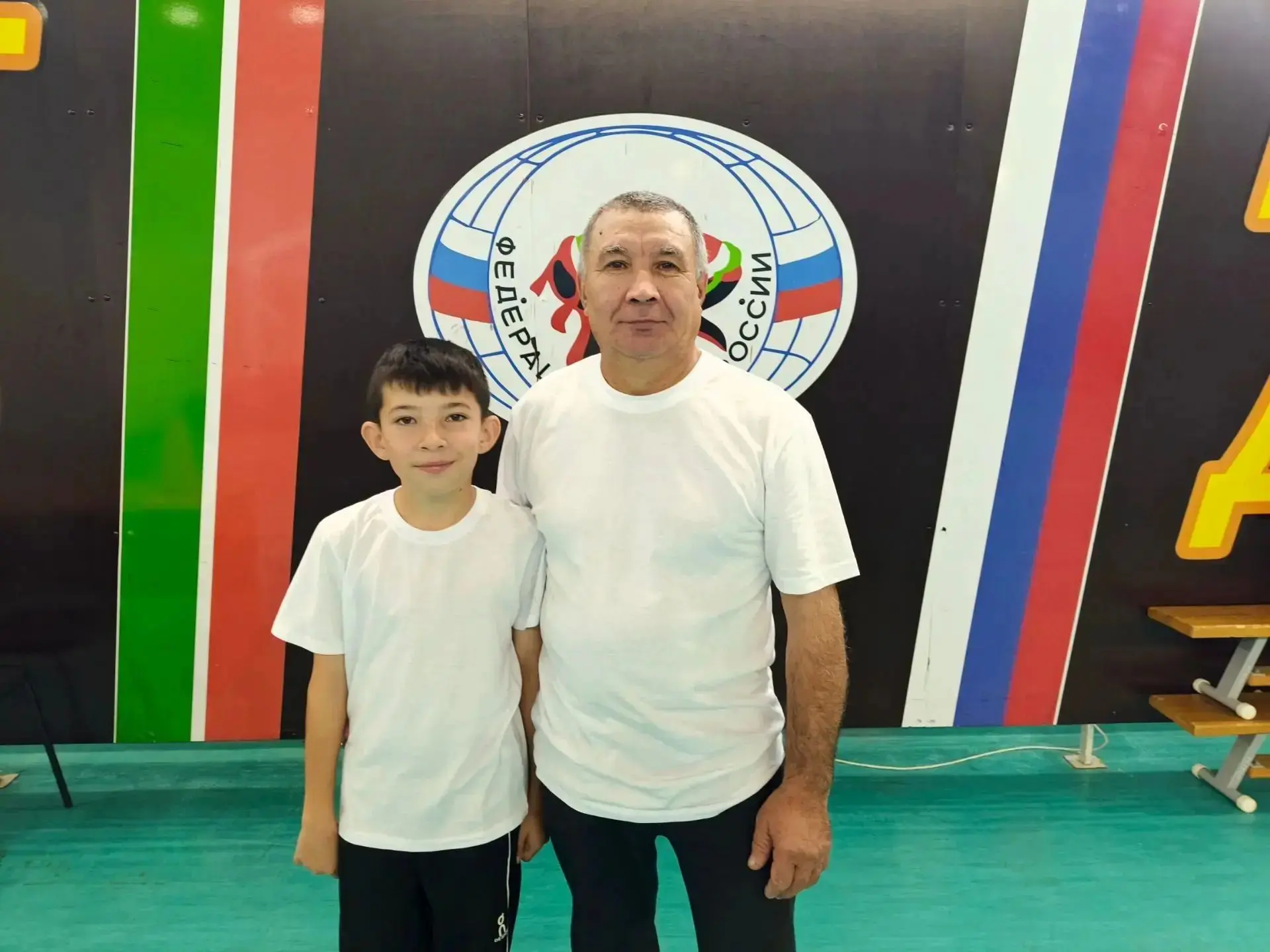 Бүген «Батыр» спорт комплексында Әтиләр көненә багышланган ярыш узды. Безнең мәктәптән ...