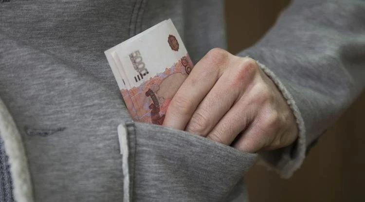 📁 Староосколец выманил у предпринимателя деньги, пообещав ему выиграть дело в суде