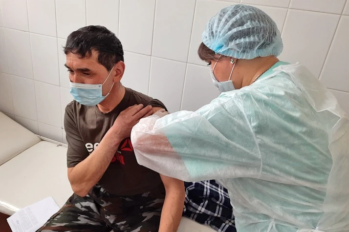 Сотрудник Приволжской магистрали призывают сделать прививку от гриппа . Вакцина уже пос...