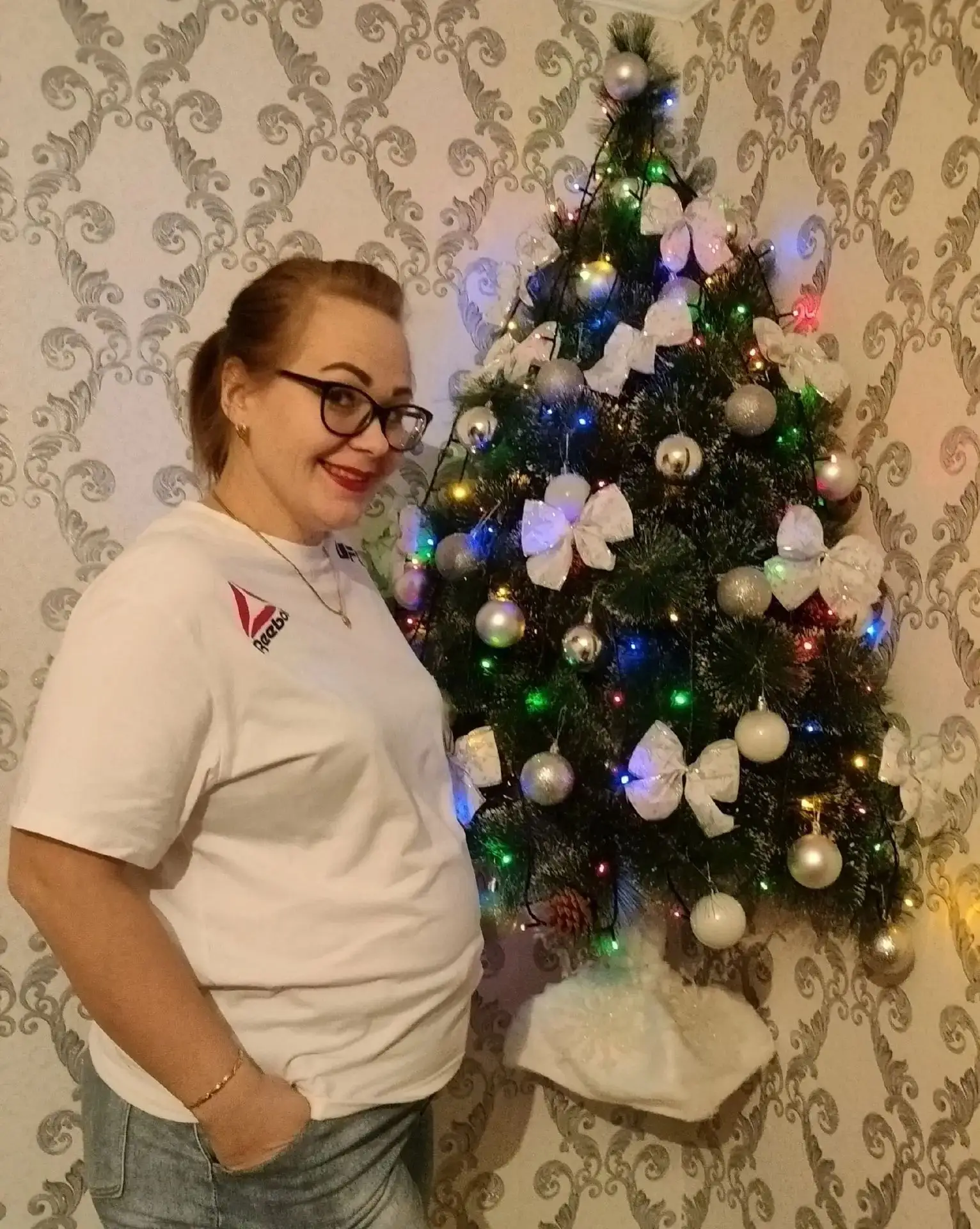 Александра Антонова приняла участие в онлайн фотовыставке "В ожидании чуда", мама двух ...
