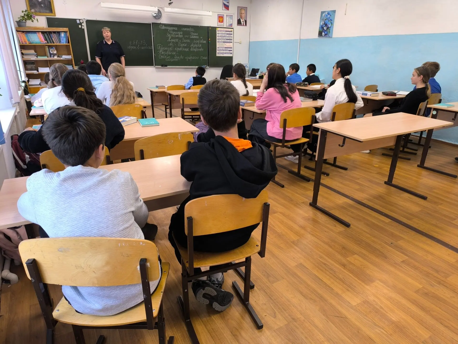 Правовую акцию "Каждый ребенок должен знать" провела инспектор ПДН Ольга Владимировна И...