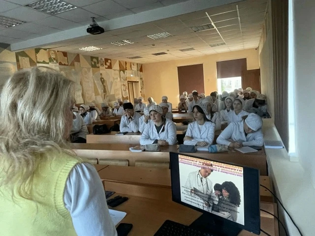 9 октября педагог‑психолог ГАПОУ «ЕМК им. К. С. Константиновой» Е. С. Меренкова провела...