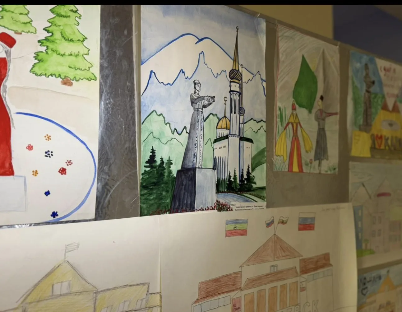 🎨 В МБОУ КГО «СШ №5 им С.К.Магометова» прошла выставка творческих работ учащихся, посв...