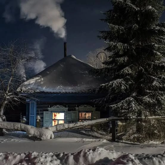 ✅Голубая кофта. Синие глаза.