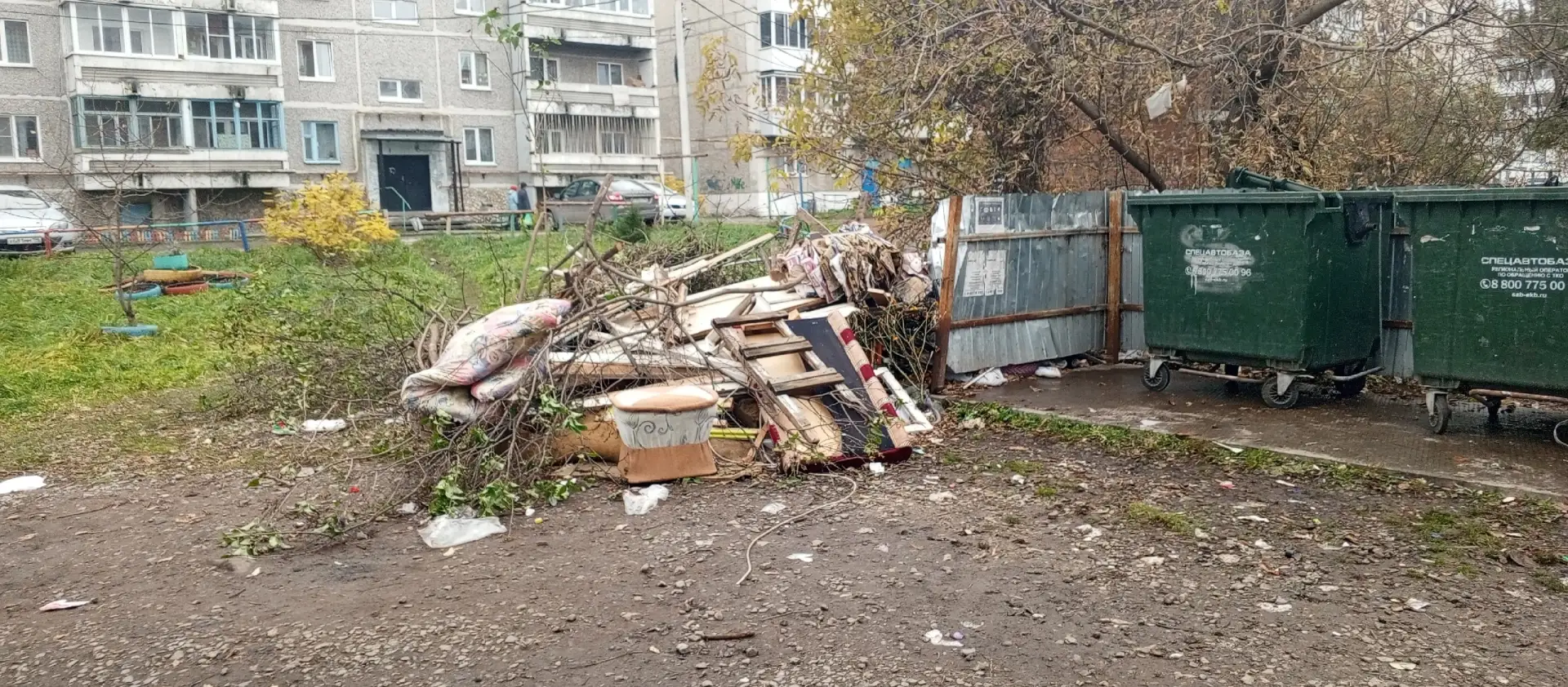 Диана сообщала о переполненных баках и беспорядке на площадке в п. Буланаш на ул. Комсо...