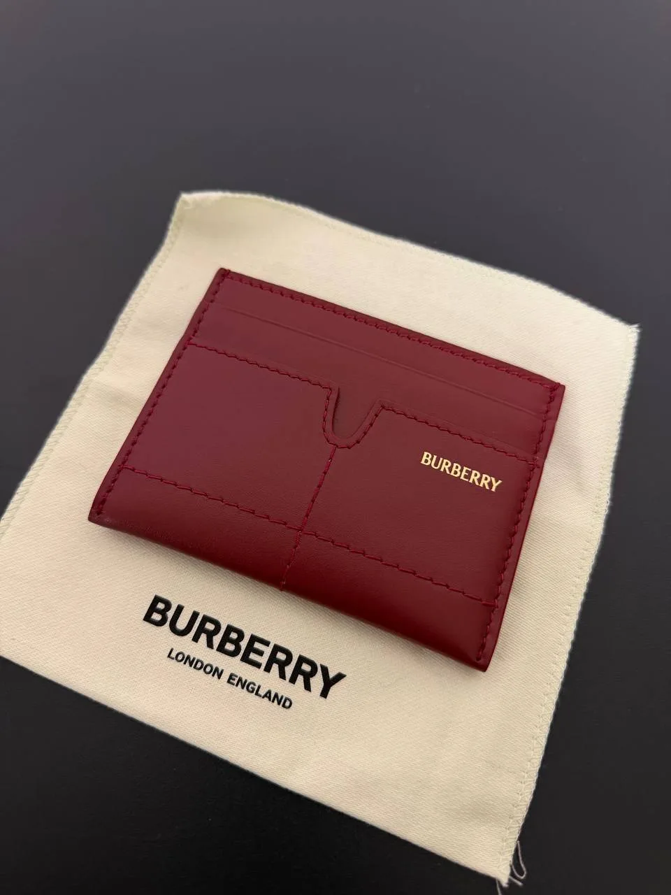 Стильный кожаный кардхолдер Burberry в очень красивом цвете burgundy ( бордовый винный)