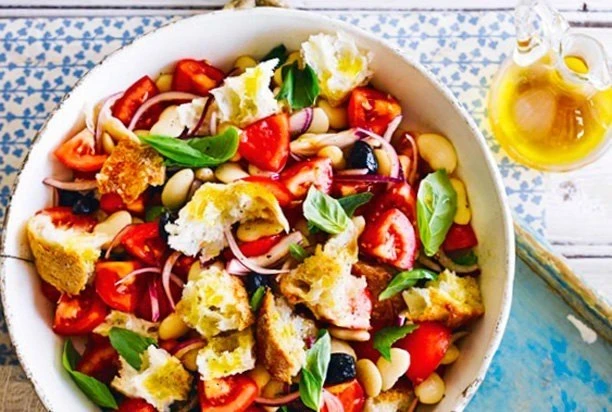 Итальянский салат «Панцанелла» 🥗