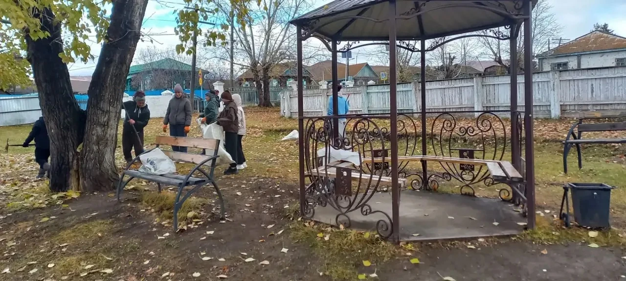 🧹 🍂  Сегодня мы дружно участвовали в субботнике!