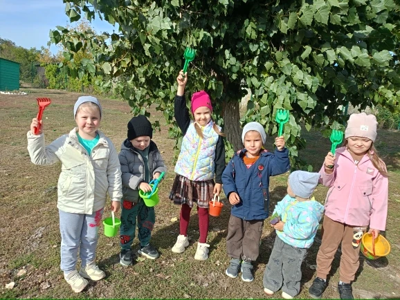 "Наши руки не для скуки"