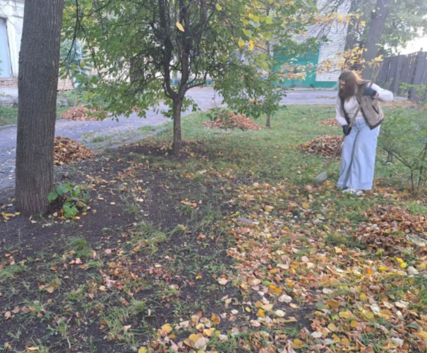 🍂 Наш парк стал ещё чище!