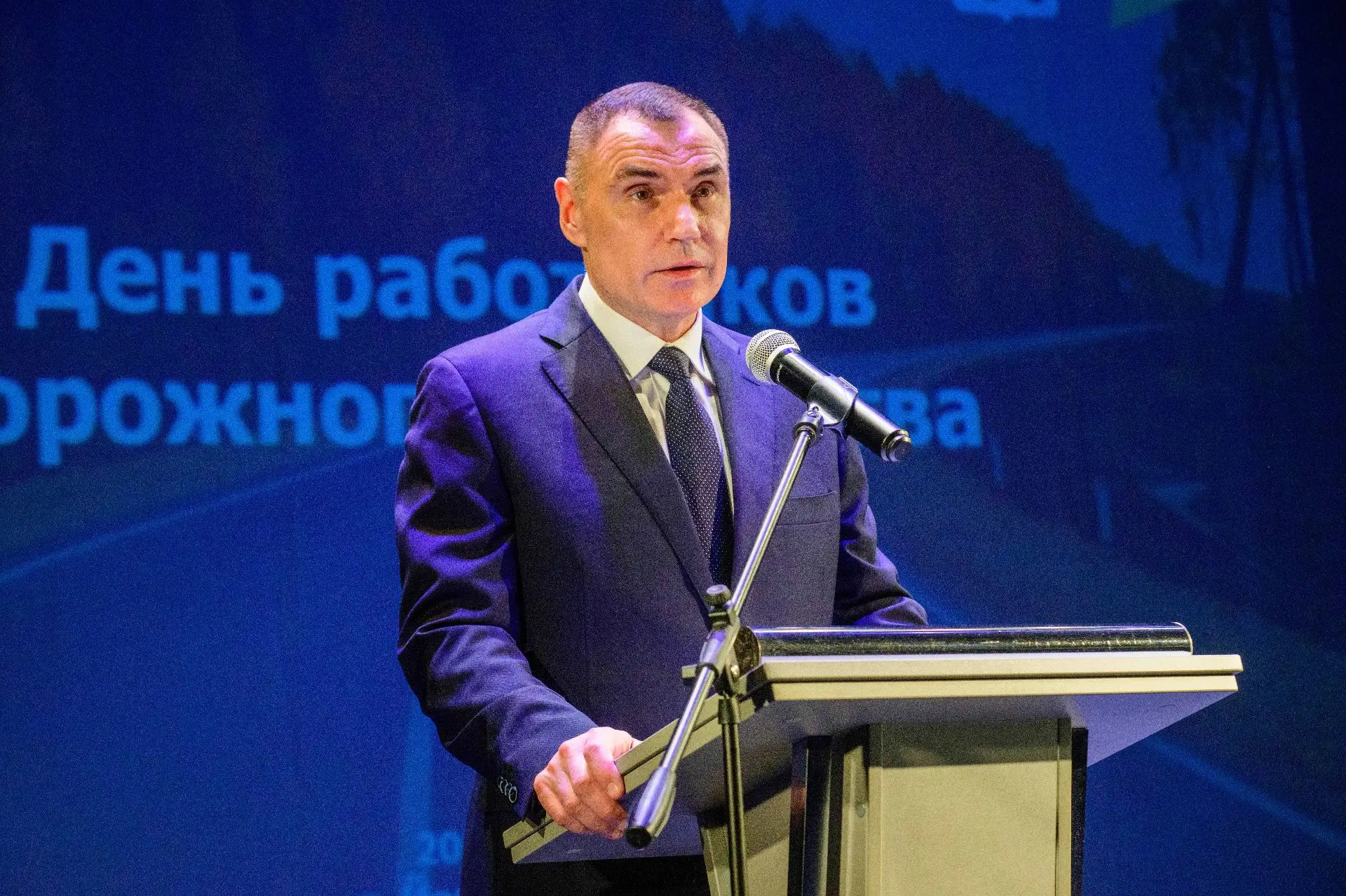 Вручил награды работникам дорожной отрасли. Это люди, благодаря которым Марий Эл меняет...