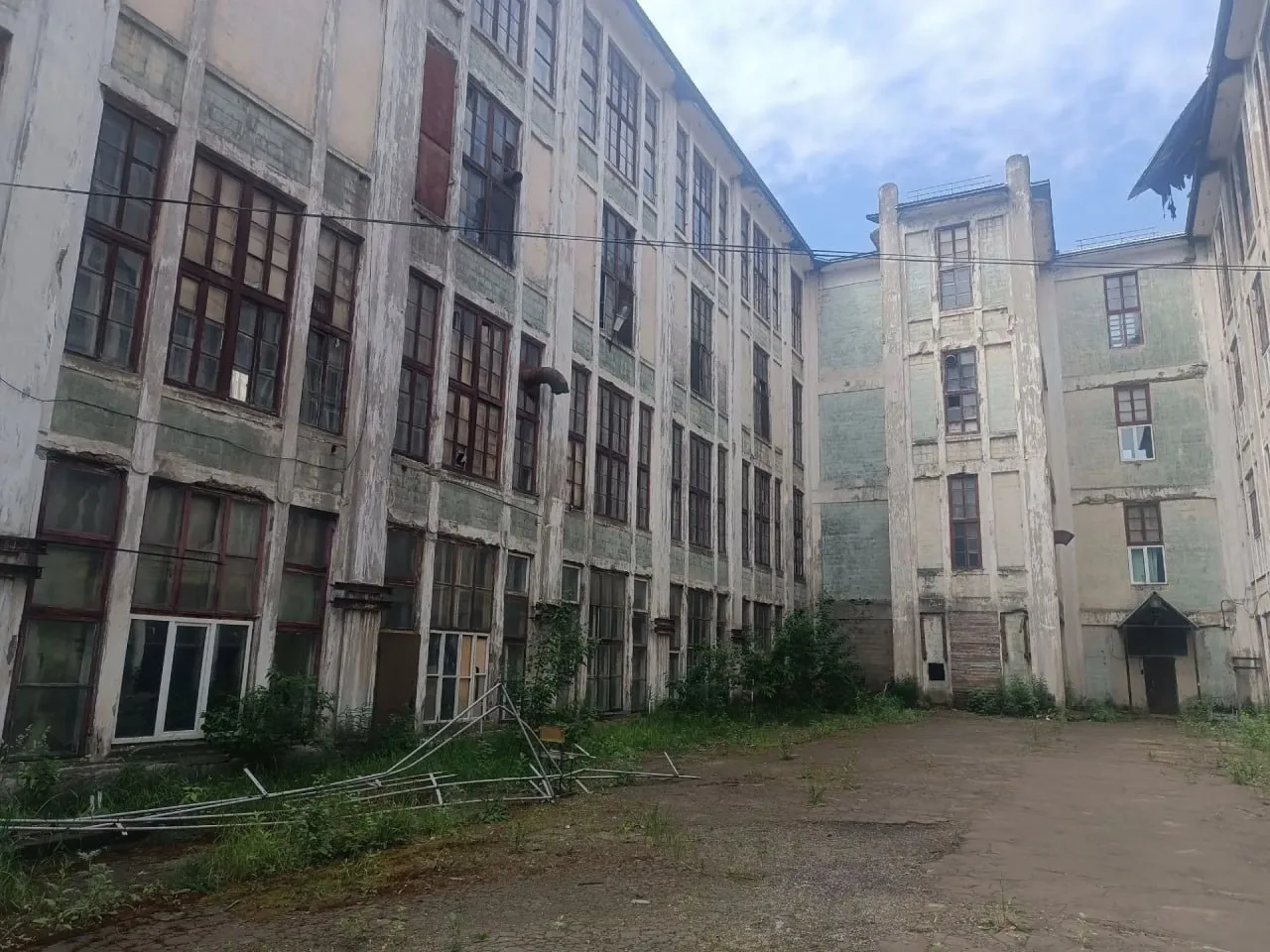 Коломна продаёт учебные корпуса на Окском проспекте