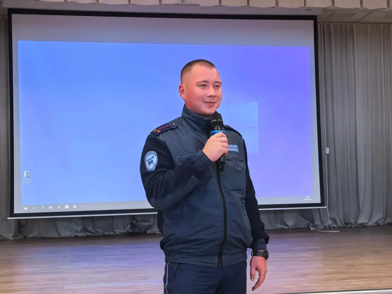Муниципальный конкурс социальных плакатов «Безопасная дорога глазами ребенка» и интелле...
