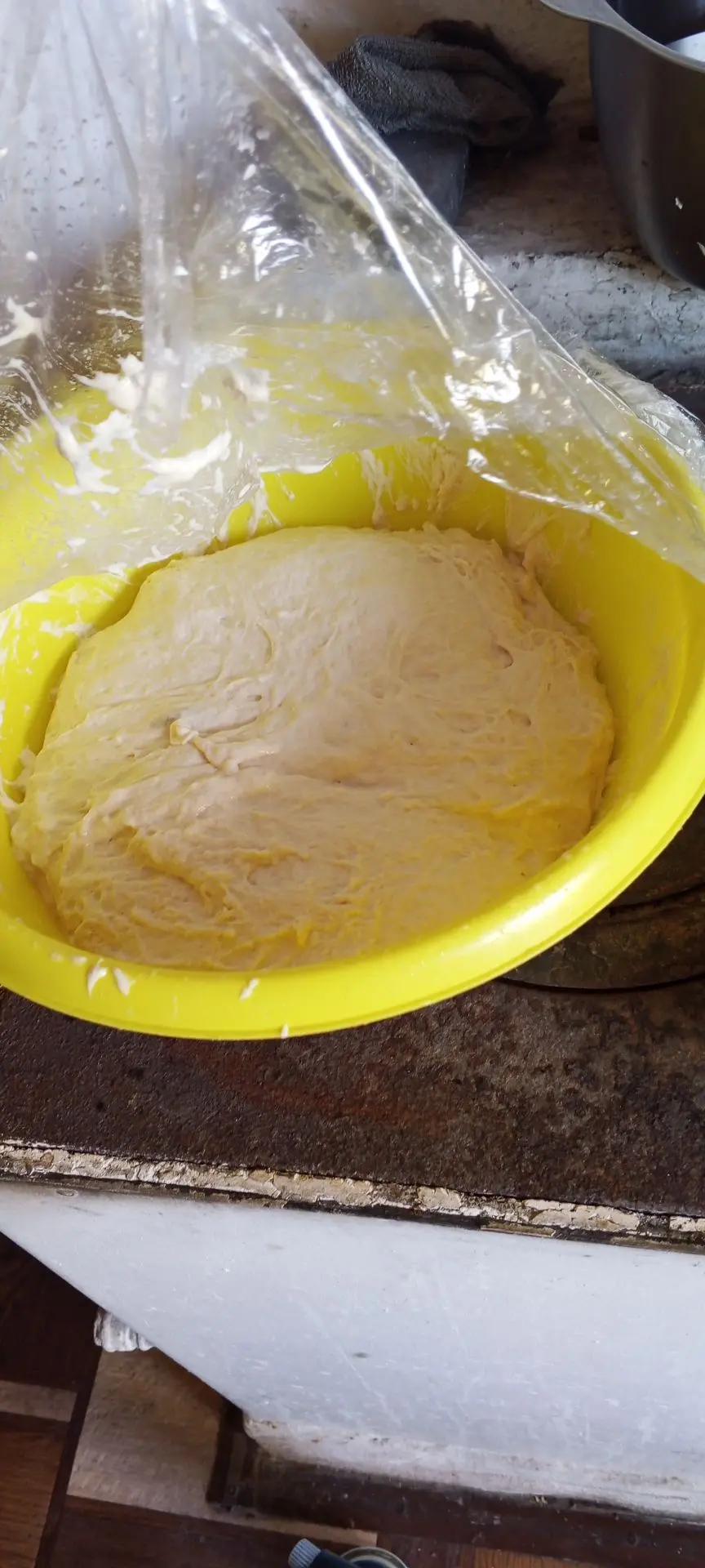 Хлеб 🍞 закончился дома , ну я же пекарь 👨‍🍳 поставила тесто вечером будем печь хлеб 🍞