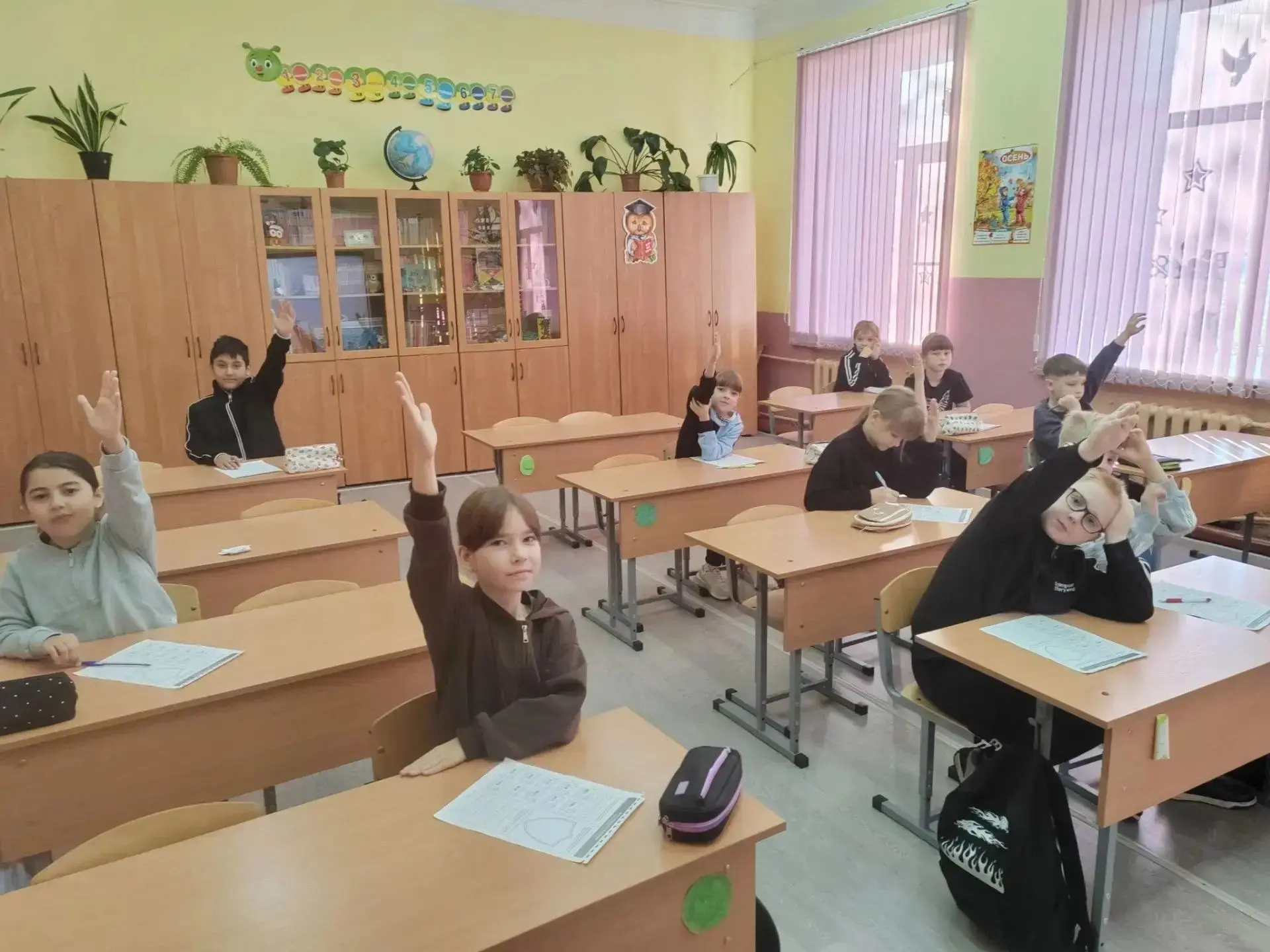 ✅ В понедельник, 12 октября, в нашей школе состоялось занятие цикла «Разговоры о важном...