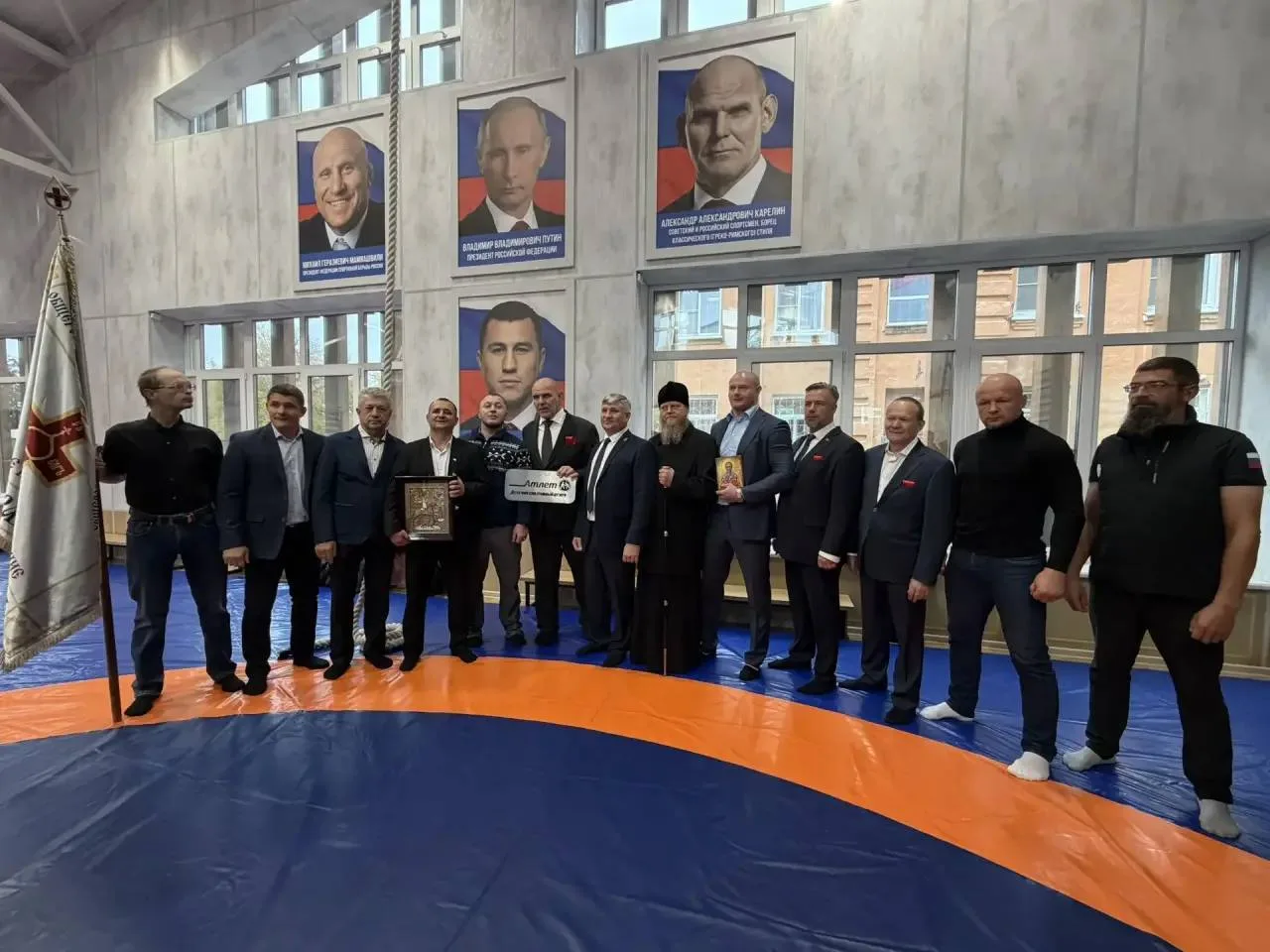 Александр Карелин открыл в Рубцовске спортивный центр Атлет. На церемонию приехали такж...