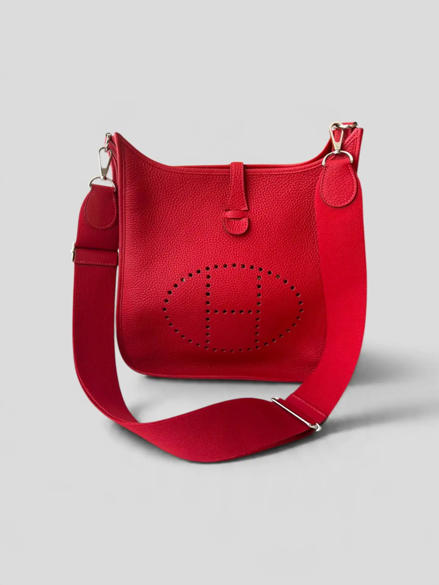 Сумка Hermes Evelyne 29 в идеальном состоянии. В комплекте: пыльник, пакет.