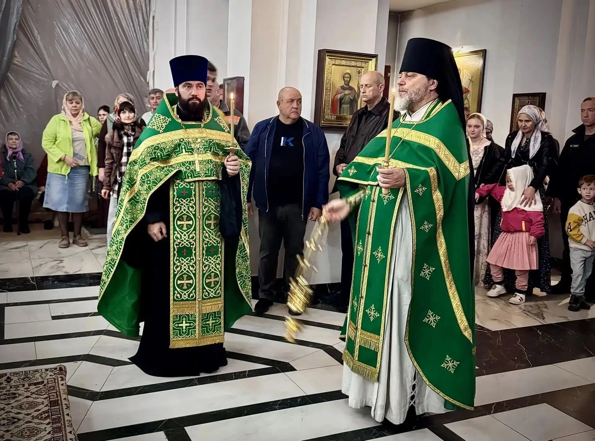На миллеровской земле второй день пребывают мощи святого праведного Павла Таганрогского...