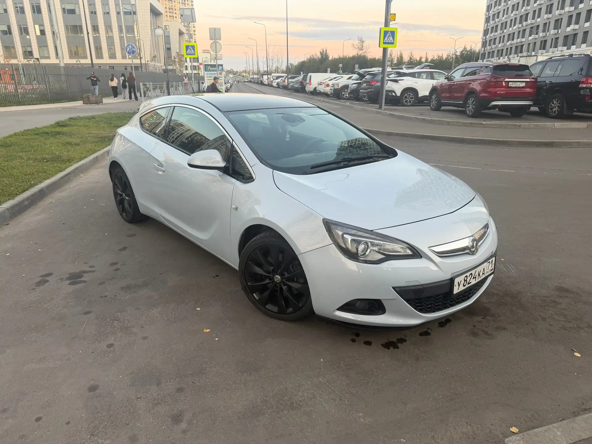 Продам Opel Astra J GTC 2012 года