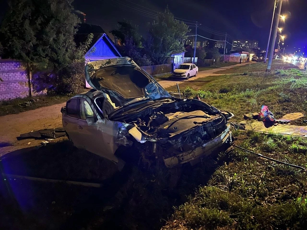 ❗️В Орле 22-летний водитель протаранил ограждение, светофор и опору освещения — публику...