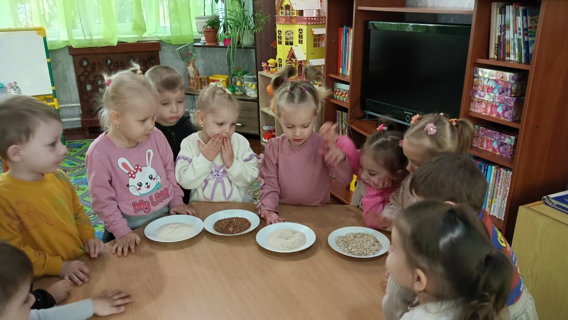 🎉 Тематический день в группе «РАДУГА»: праздник каши! 🎉