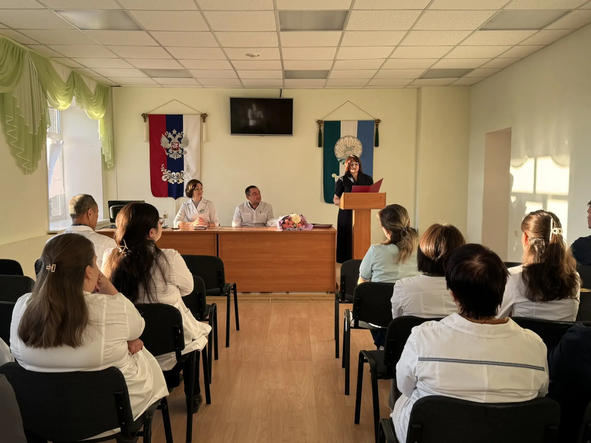 📌 В Исянгуловской ЦРБ состоялось  совещание для врачей , которое началось с самых тёпл...
