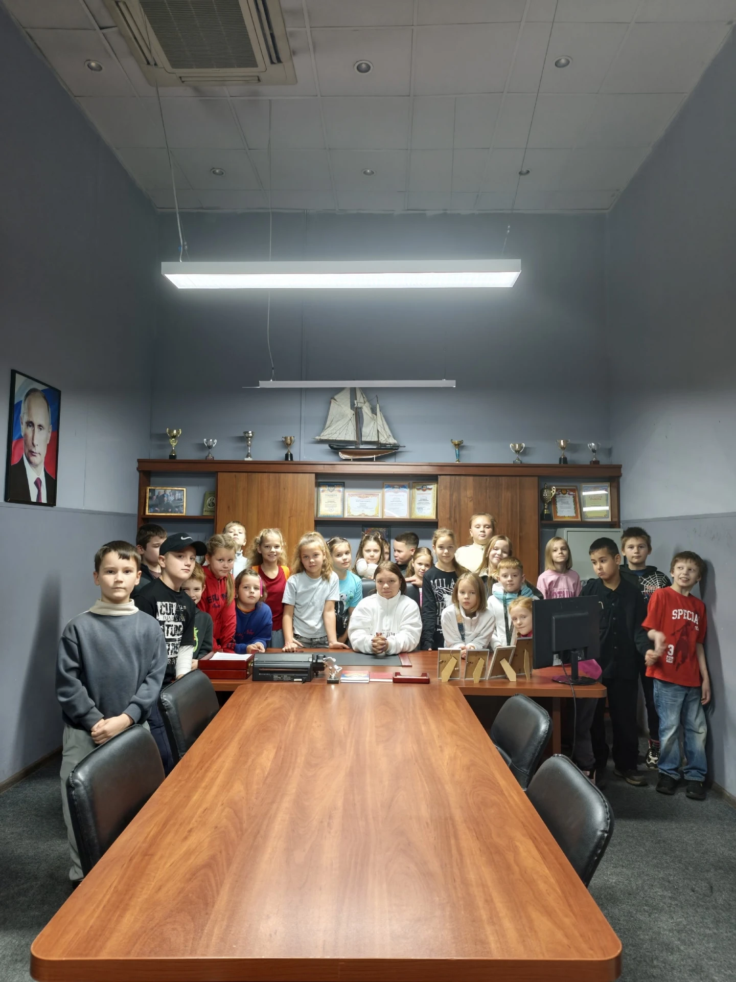 Ребята 3г и 3в классов посетили Пятый канал. Основная цель экскурсии была познакомиться...