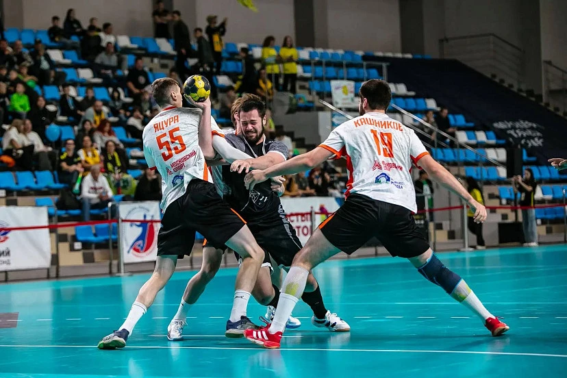 🏆 «СГАУ-Саратов» дома обыграл московских гандболистов