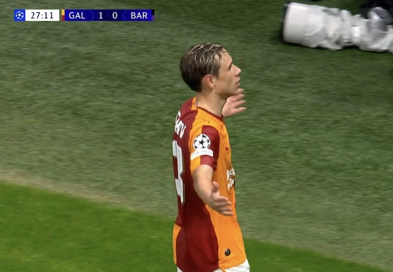 🥅 Батраков забивает Барселоне!