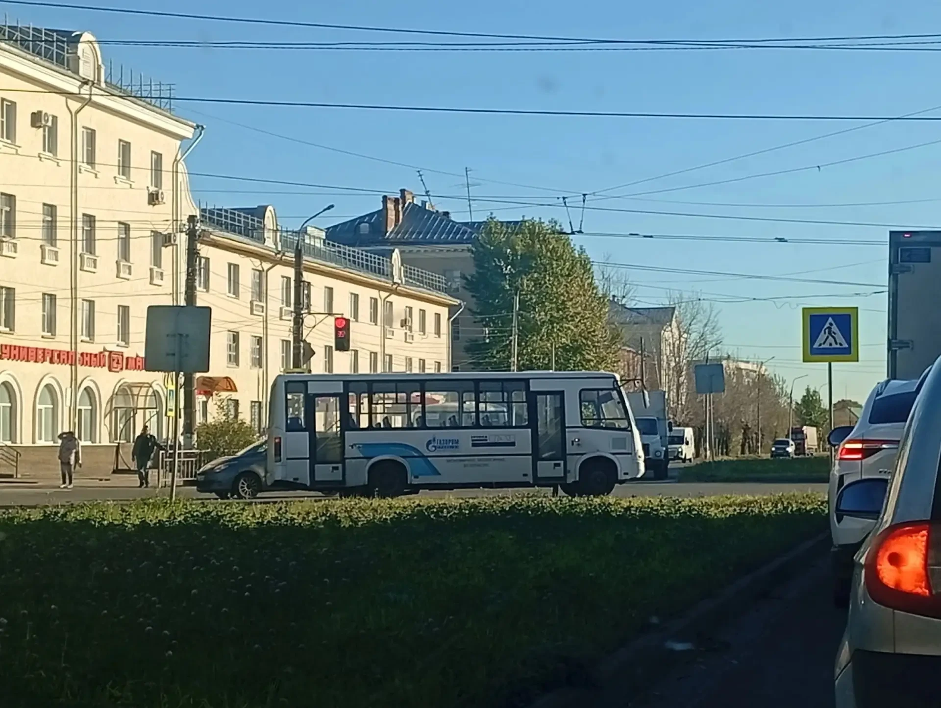 🚍 На перекрёстке Черняховского и Ленина у автобуса отвалилось колесо