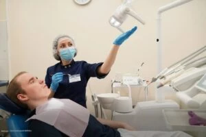 Зубы на полку отменяются: стоматолог раскрыл секреты честной экономии без ущерба для ул...