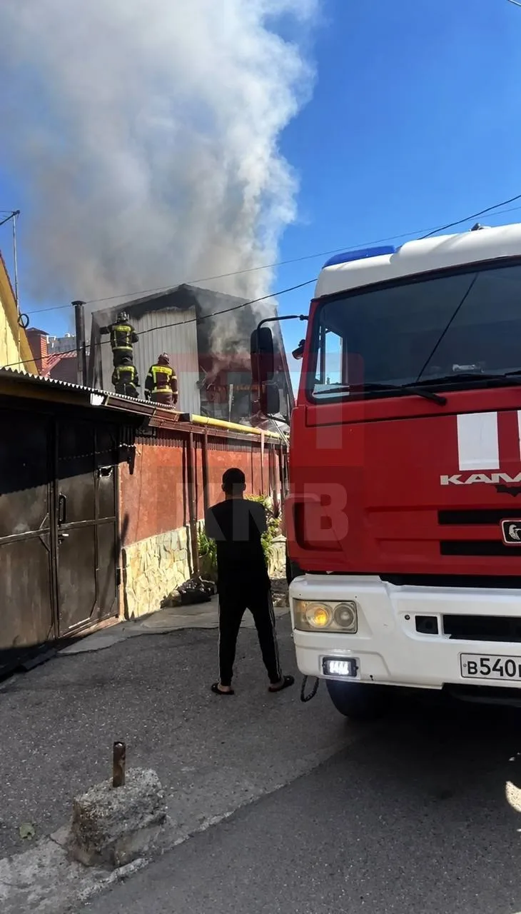 → 🚒 В районе рынка Первомайского в Пятигорске произошёл пожар
