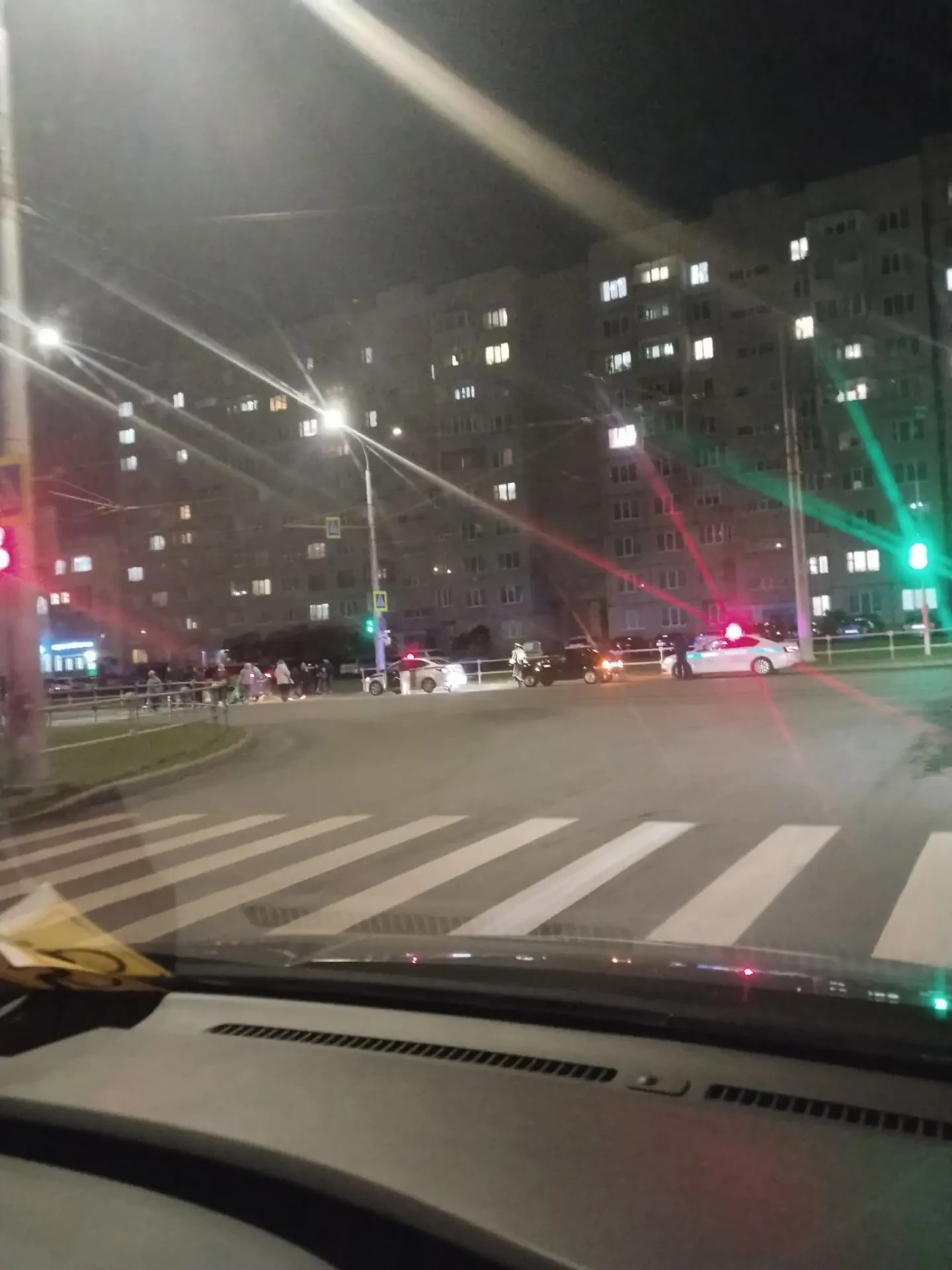 🚗 Ребёнок на самокате попал под колёса автомобиля на перекрёстке