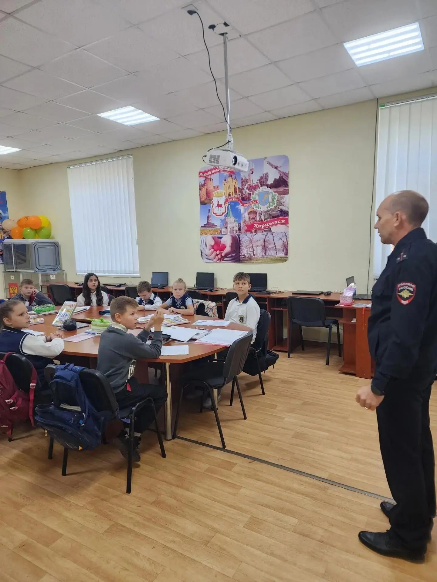 Сотрудники транспортной полиции Иловайска провели профилактические беседы со школьникам...