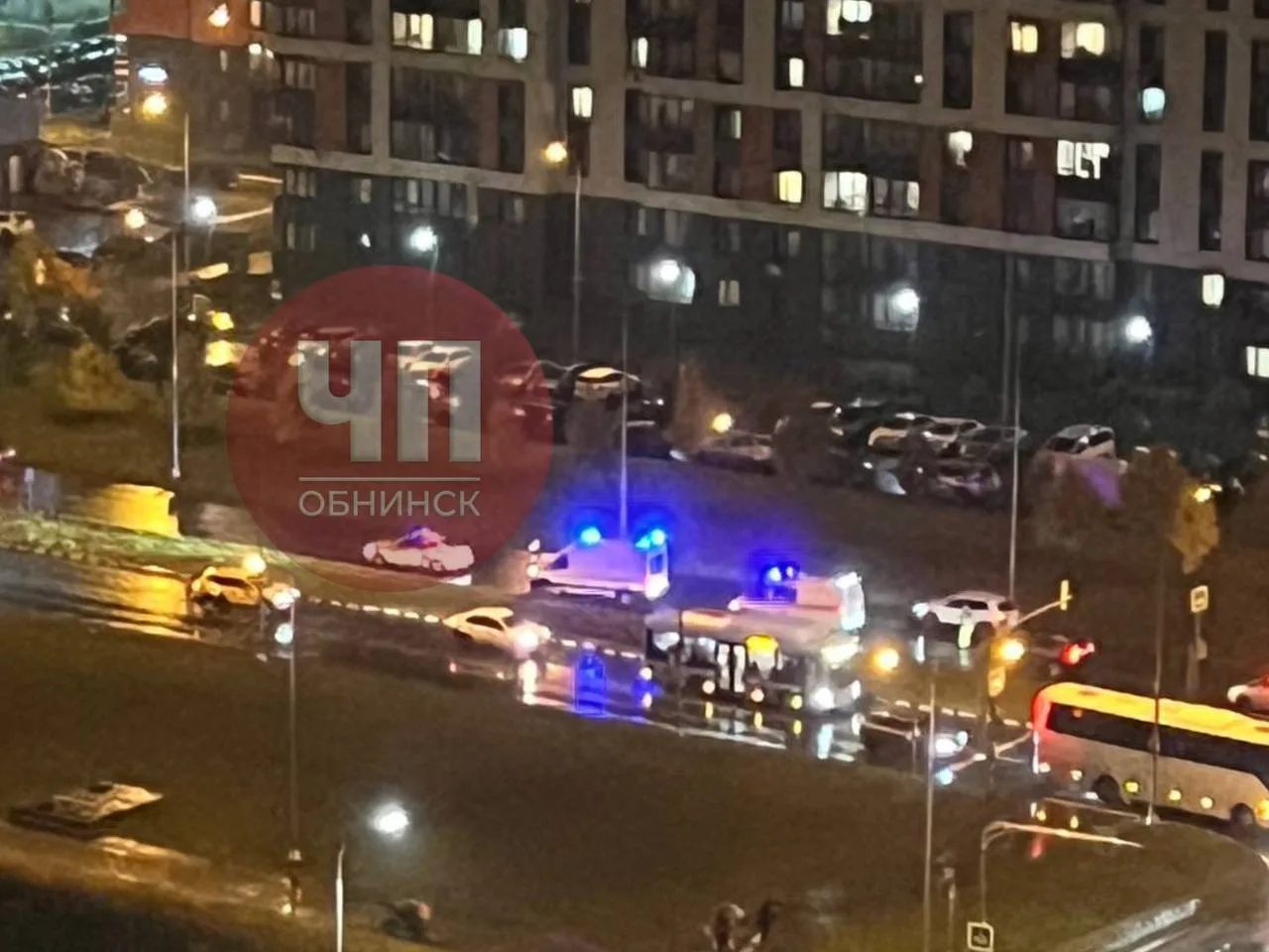 ❗️Возле ЖК «Олимп» две скорые и полиция. Возможно сбили пешехода!