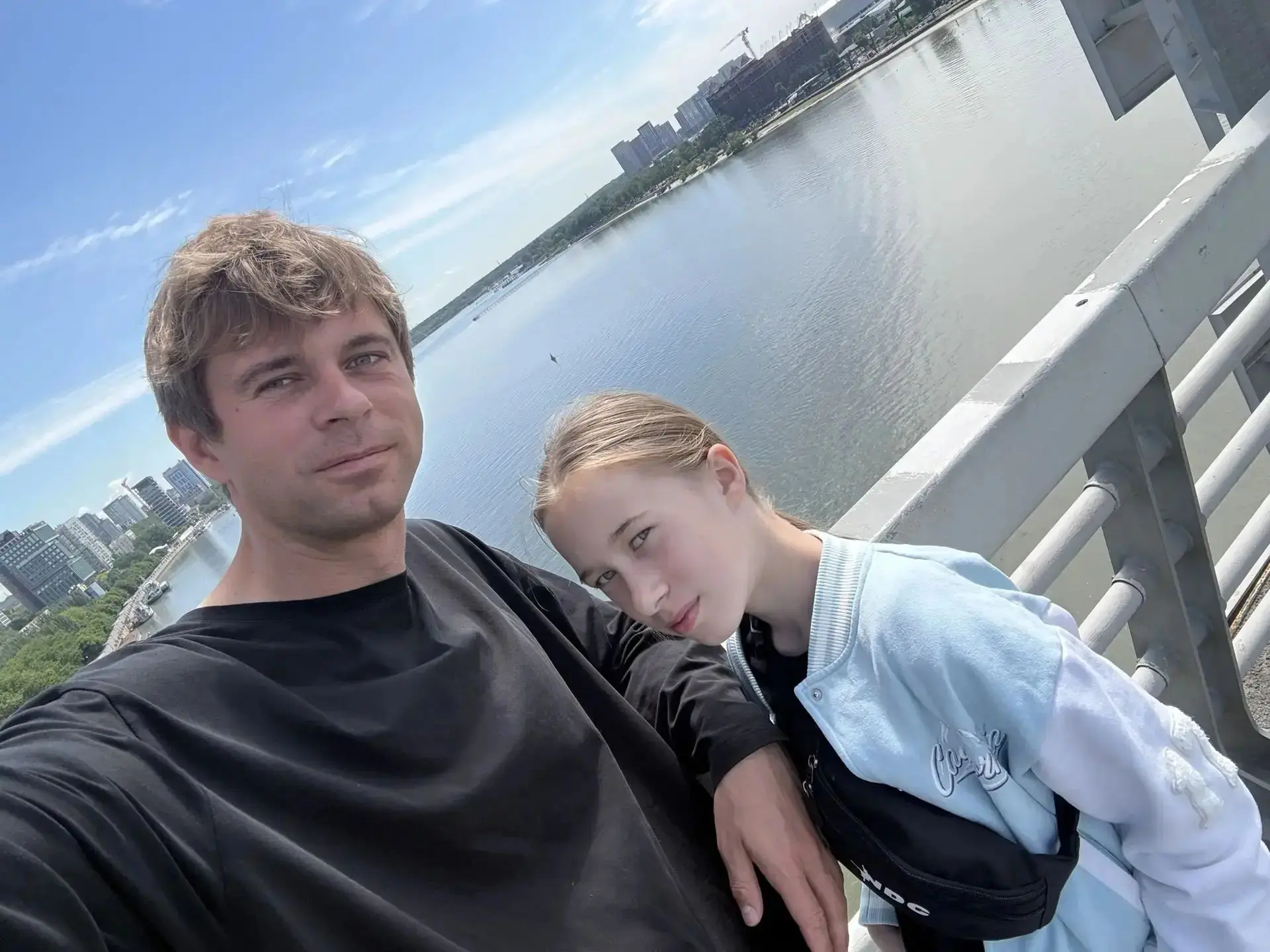 В нашей школе мы попросили ребят рассказать о своих отцах — и получили тёплые, искренни...
