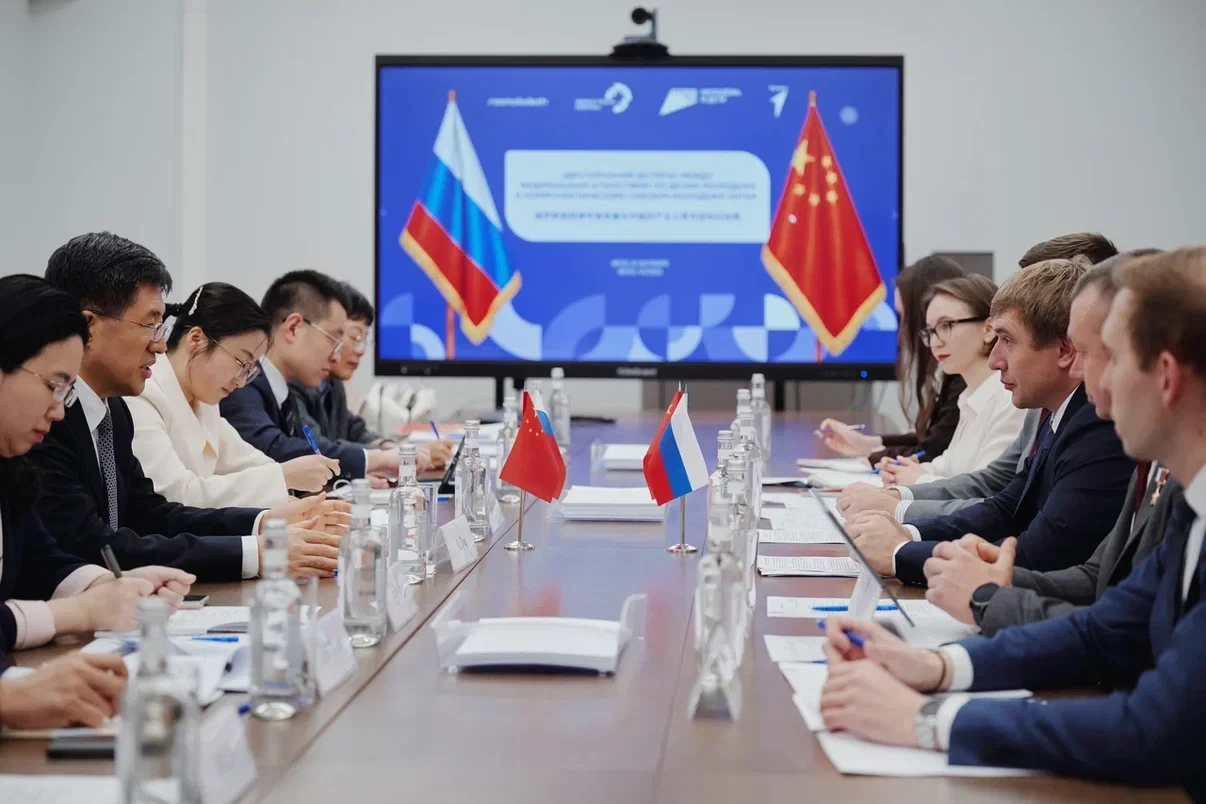 Дружба молодых, постоянный контакт и диалог на равных – важная часть стратегического па...